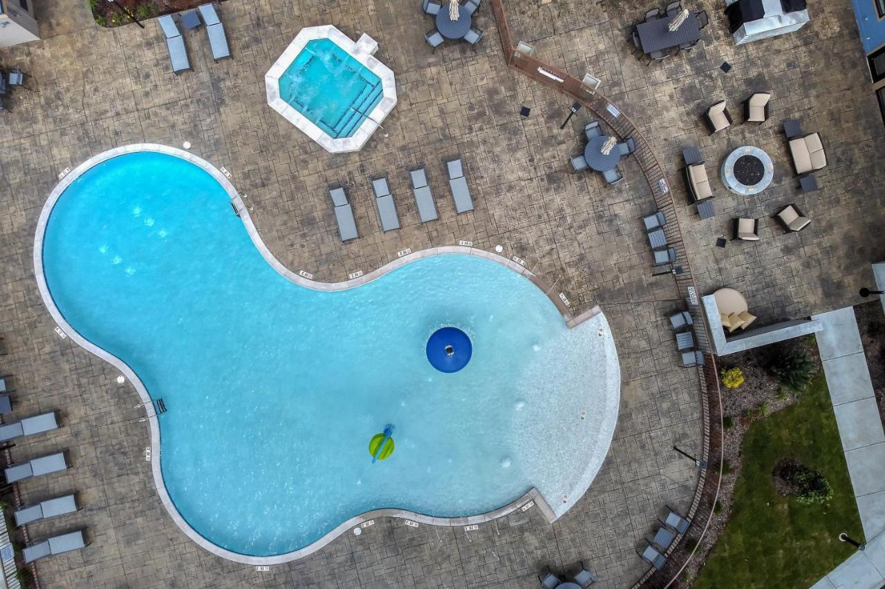 Residence Inn By Marriott Пиджен Фордж Екстериор снимка
